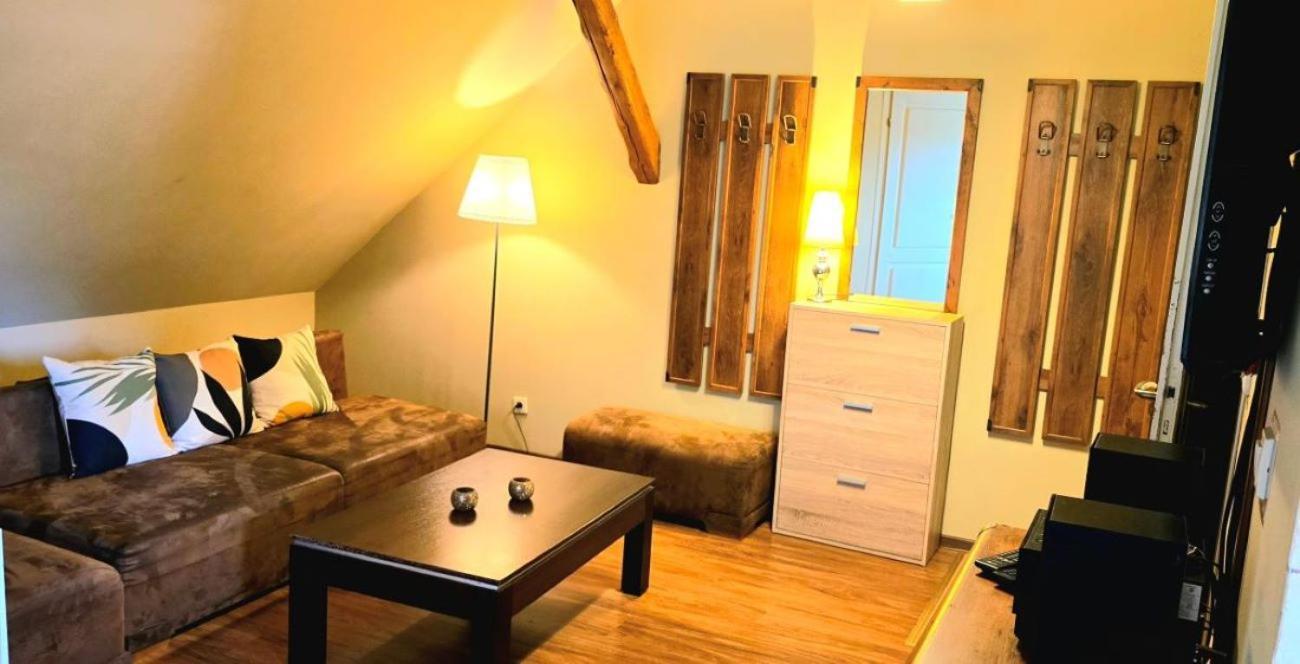 Jozefina Apartament's Z Dotepem Do Mini Appartamento *